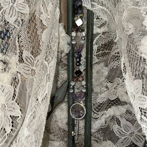 Sweet Water HangCharm (Amethyst,Fluorite, White Cat’s Eye,Black Iridescent Shell